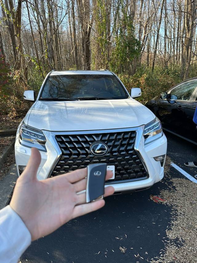 Lexus smart key being paired to the car through the diagnostic port