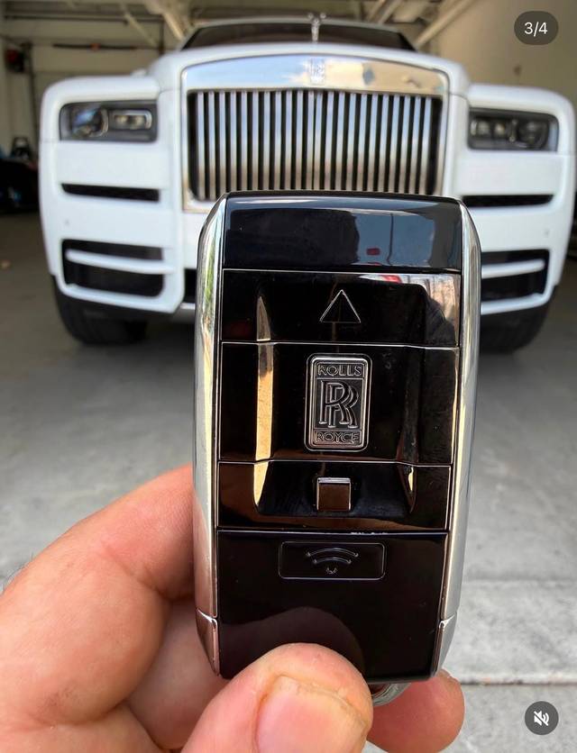 Rolls-Royce smart key fob connected for pairing